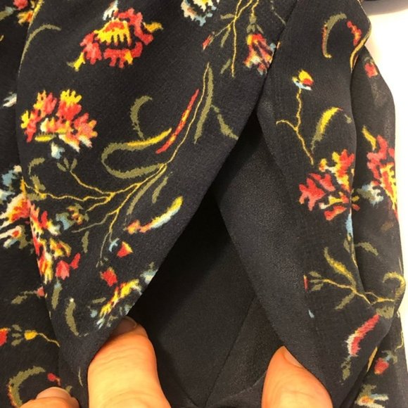 NWOT BCBGeneration Pussy Bow Romper XS 2 Long Sleeve Neck Tie Pocket Floral Navy - Picture 11 of 16